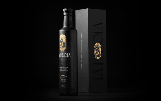  La Favola 特级初榨橄榄油的包装设计