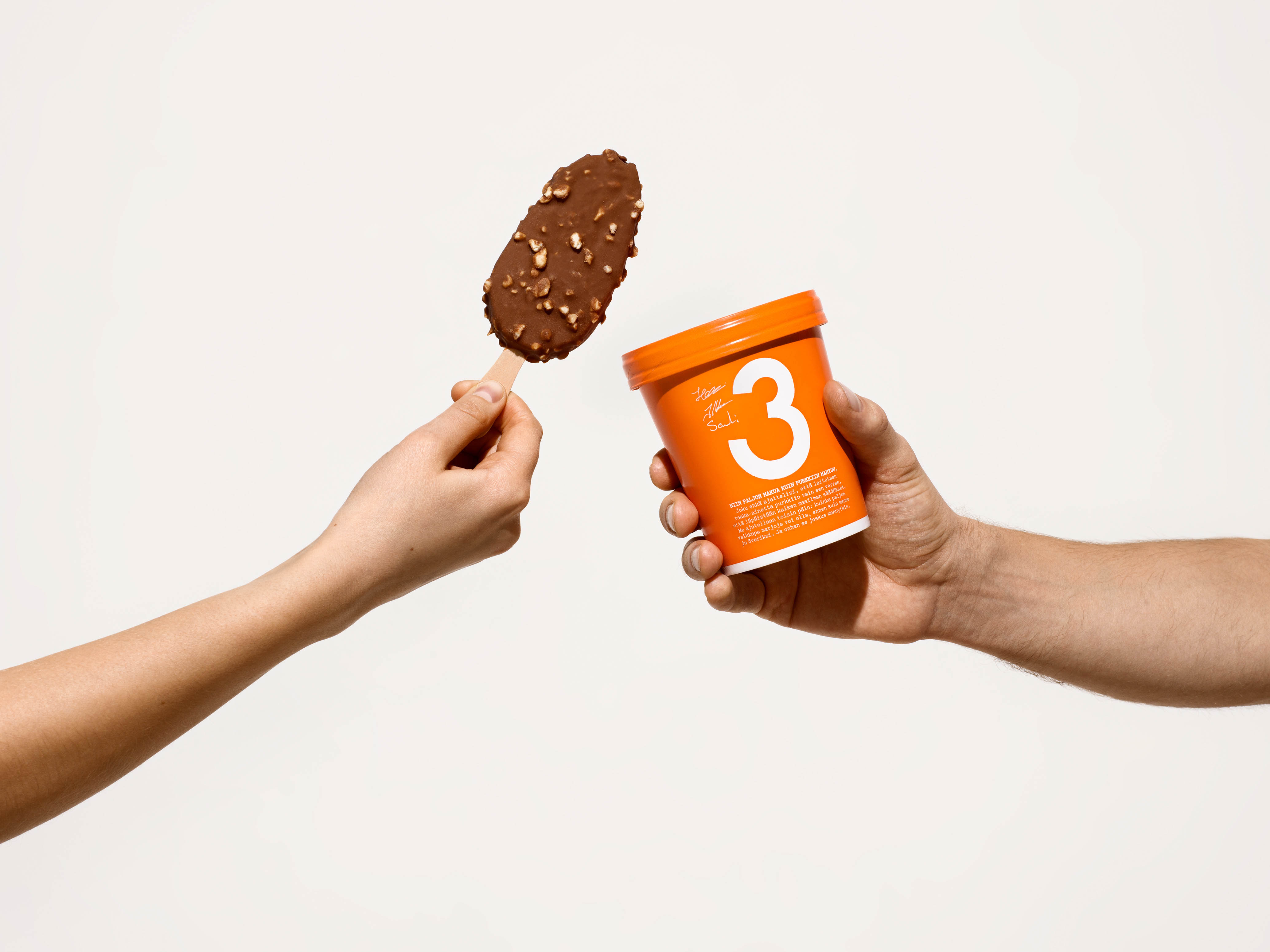 Highfive.jpg Highfive.jpg