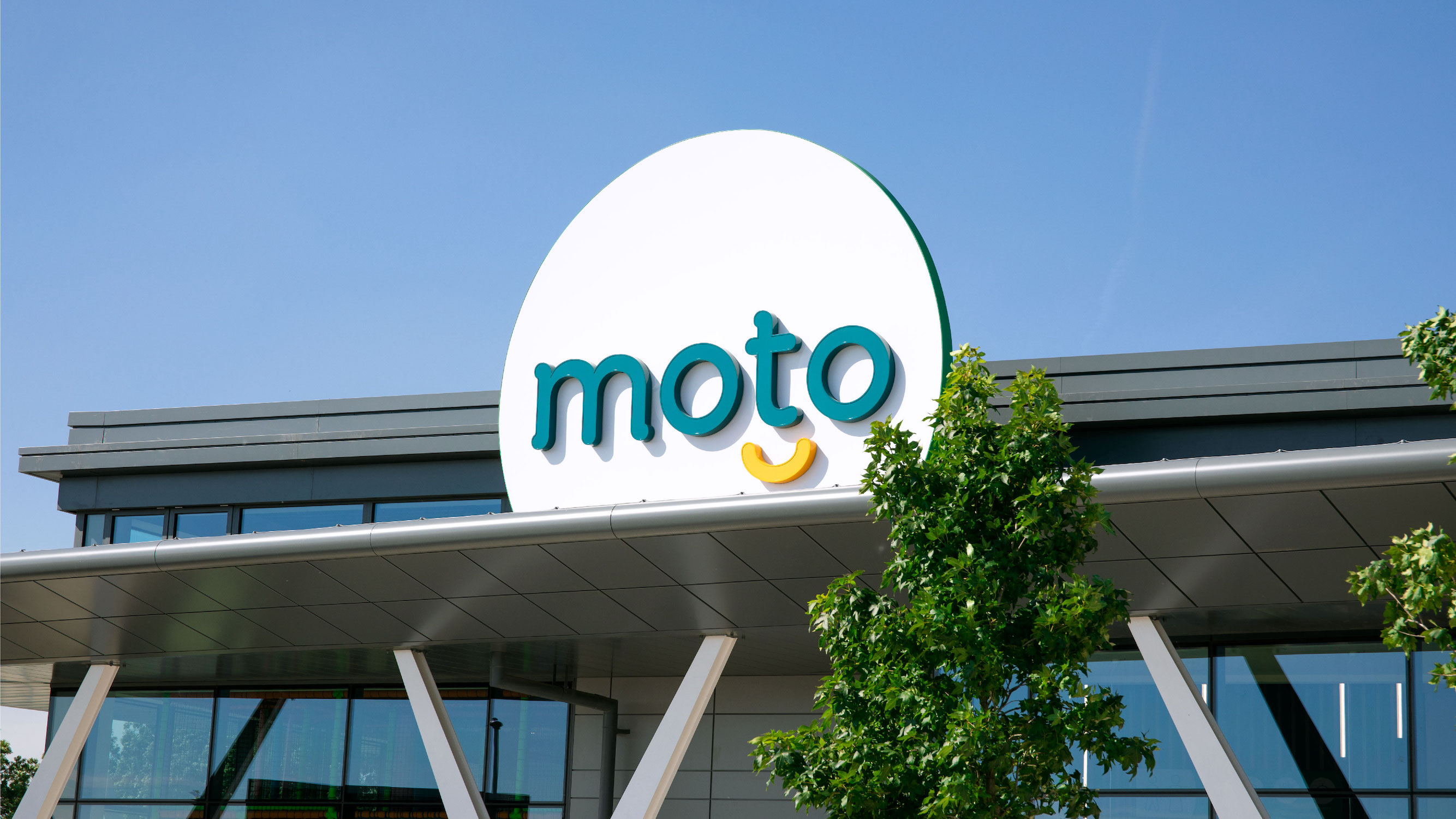 04_moto_hero_exterior_signage_1.jpg 04_moto_hero_exterior_signage_1.jpg